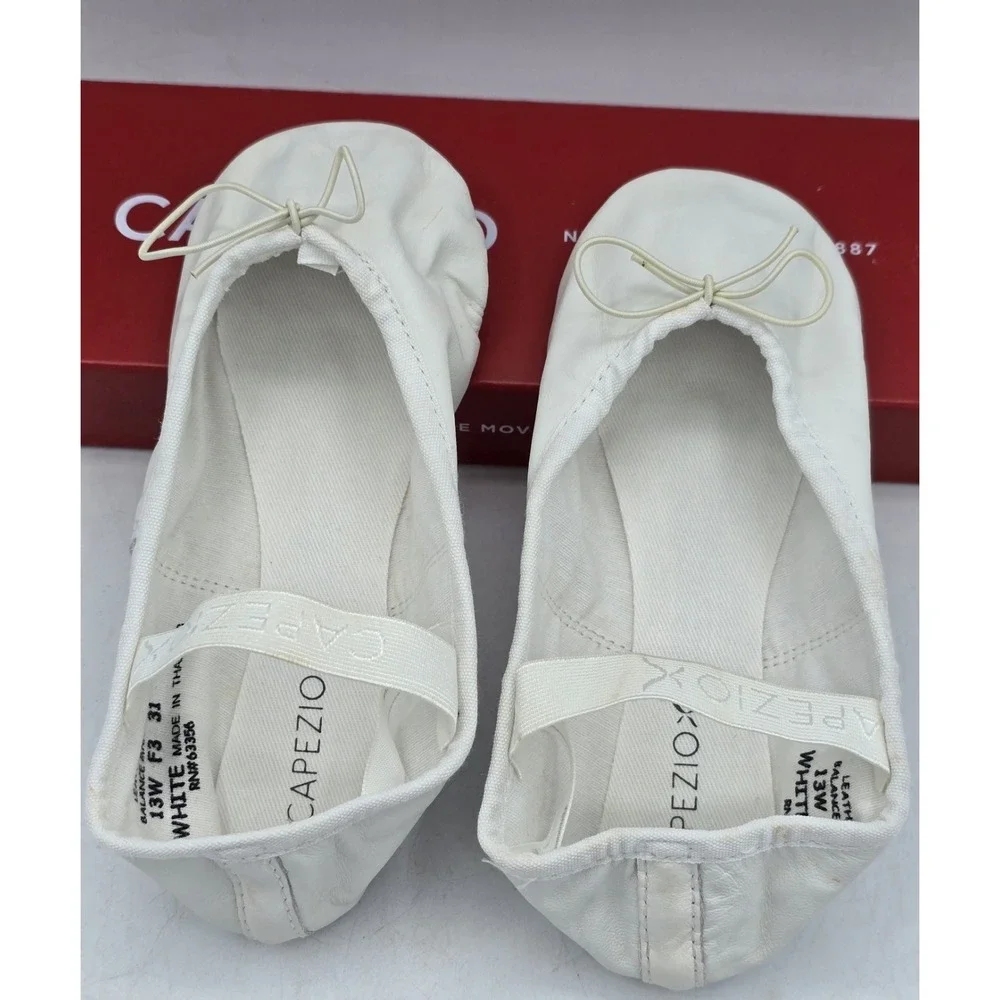 NIB Capezio Kids Daisy Ballet Flats - Color White -‎ Size Kids 13W
